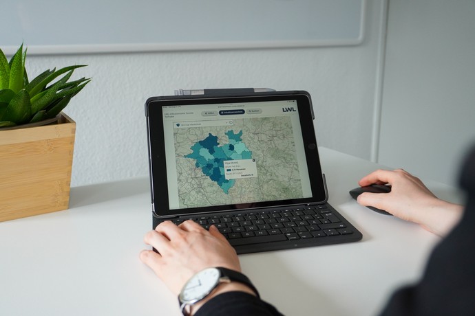 Strukturatlas auf Tablet