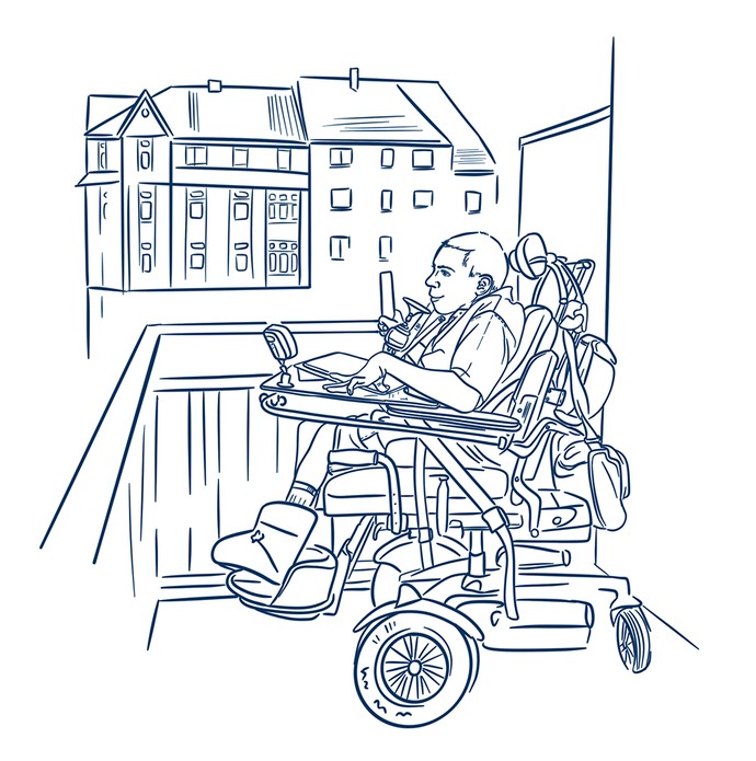 Ein Mann in einem Rollstuhl blickt von seinem Balkon in die Ferne